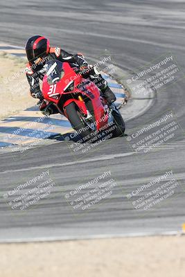 media/Nov-16-2025-Race Pace (Sun) [[8c5fa54630]]/Verified Riders/1-Turns 9 and 10 (925am)/